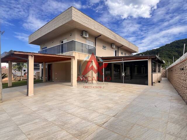 Casa para Venda em Ubatuba - 2