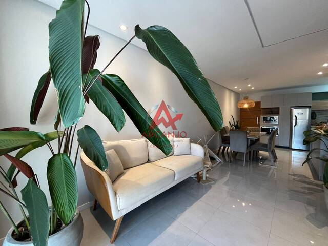 Apartamento para Venda em Ubatuba - 2