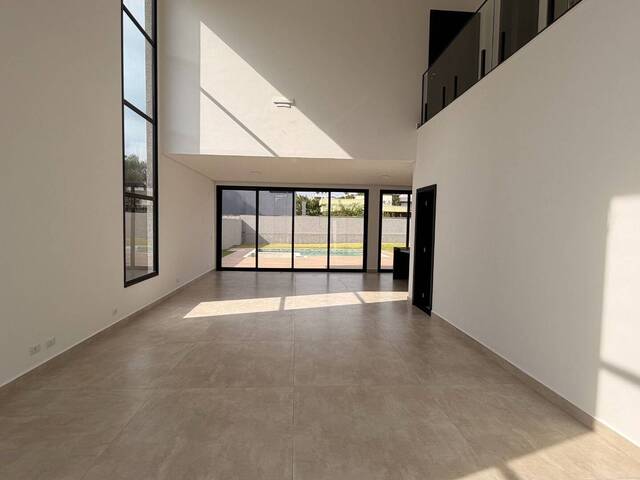 Casa para Venda em Atibaia - 3