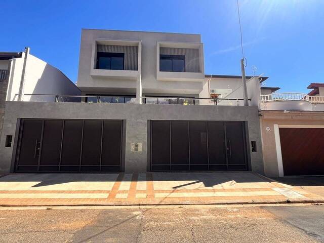 #CA0898 - Casa para Venda em Atibaia - SP - 1