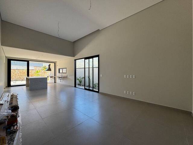 Casa para Venda em Atibaia - 3