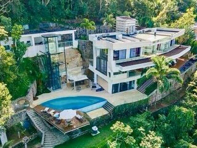 #5551 - Casa para Venda em Ubatuba - SP