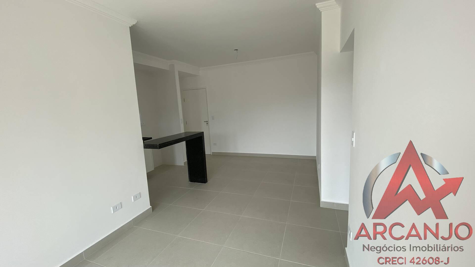 Apartamento à venda com 2 quartos, 67m² - Foto 3