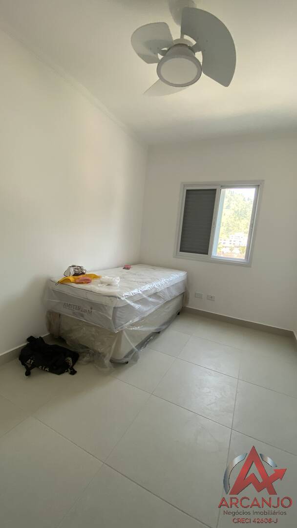 Apartamento à venda com 2 quartos, 67m² - Foto 2
