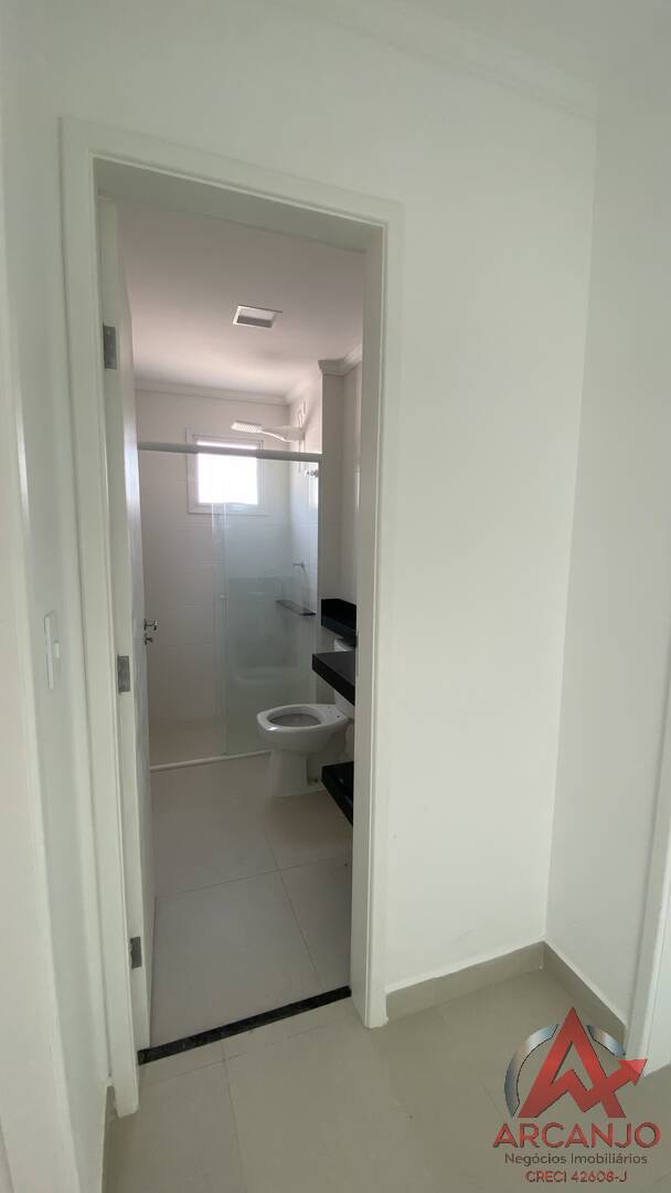 Apartamento à venda com 2 quartos, 67m² - Foto 3