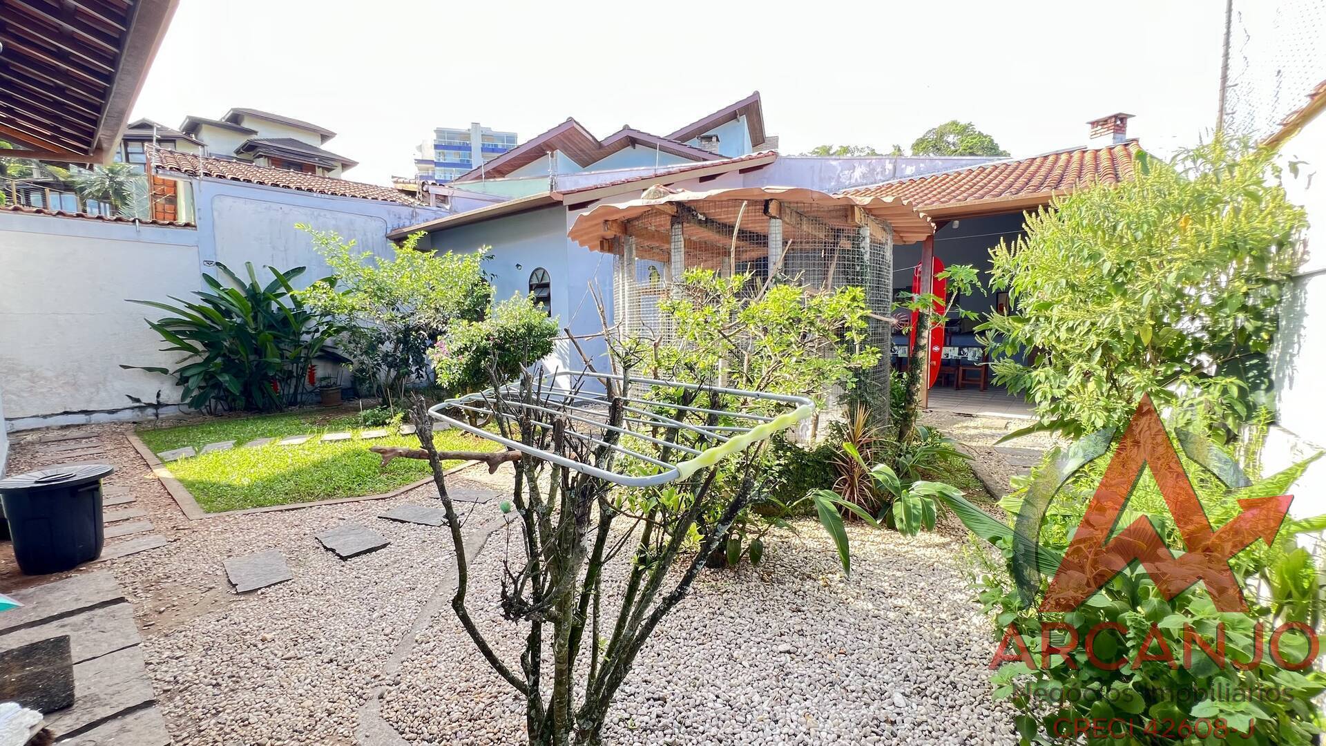 Casa à venda com 5 quartos, 217m² - Foto 52