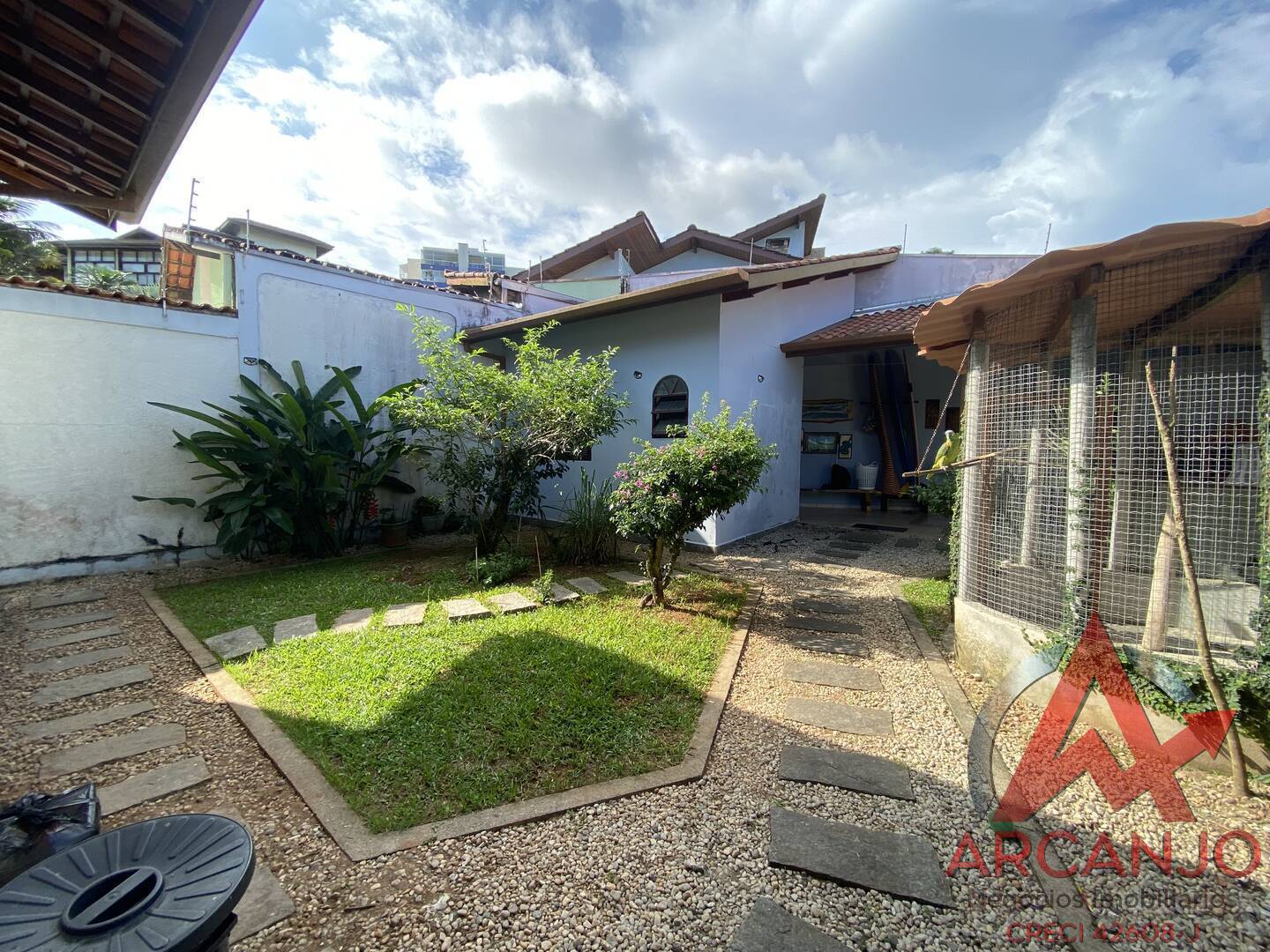 Casa à venda com 5 quartos, 217m² - Foto 54