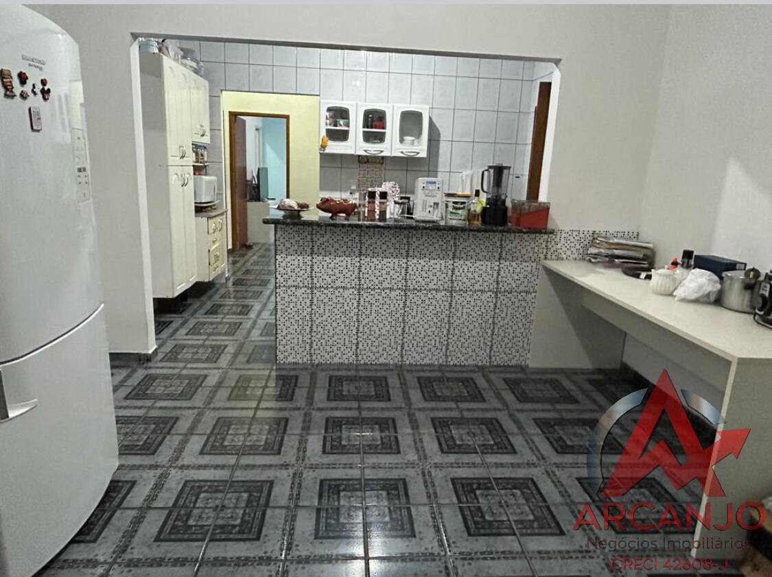 Casa à venda com 3 quartos, 200m² - Foto 16