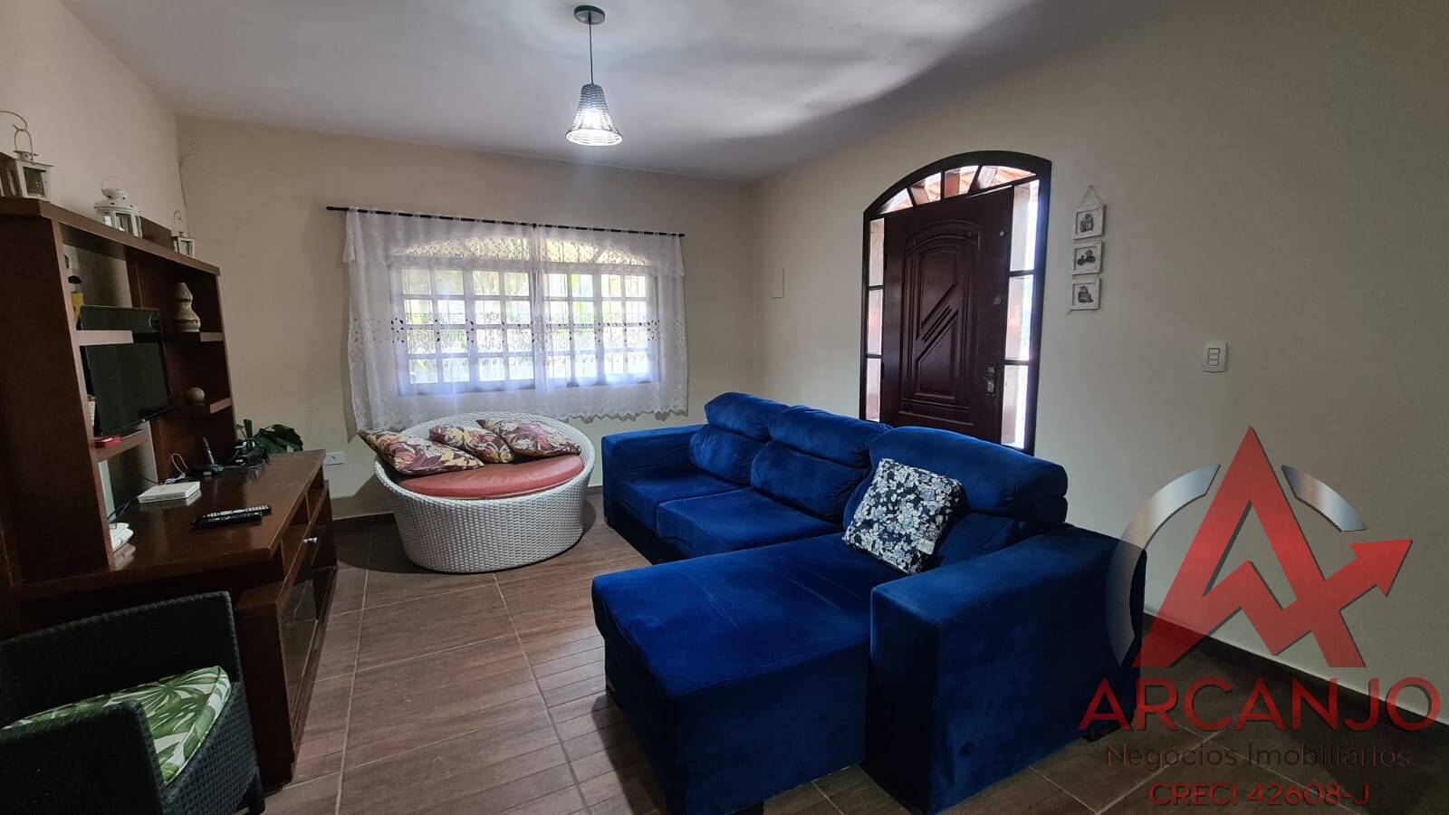 Casa à venda com 3 quartos, 198m² - Foto 2