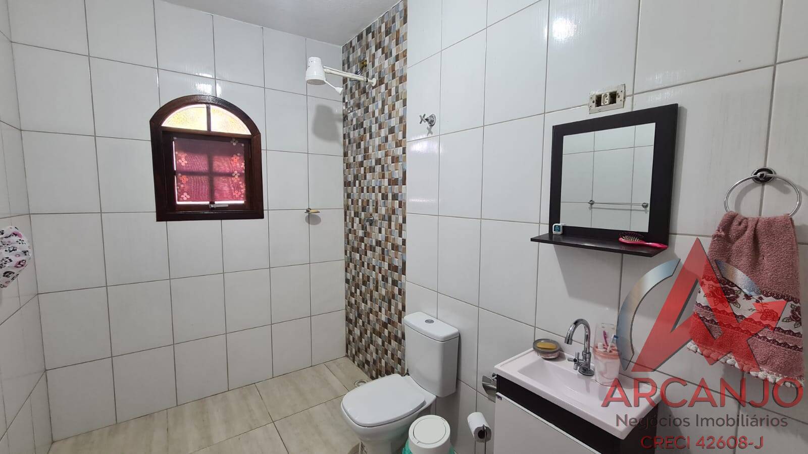 Casa à venda com 3 quartos, 198m² - Foto 4