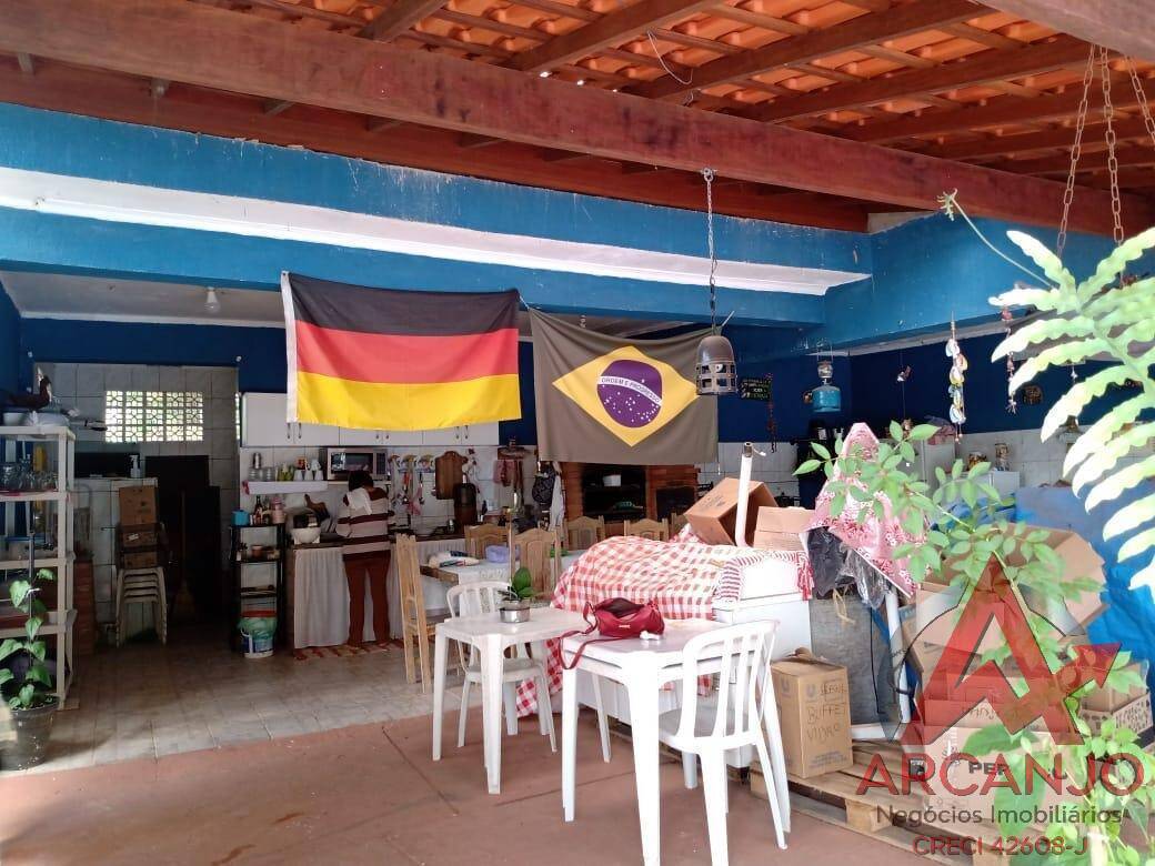 Fazenda à venda com 5 quartos, 235m² - Foto 2