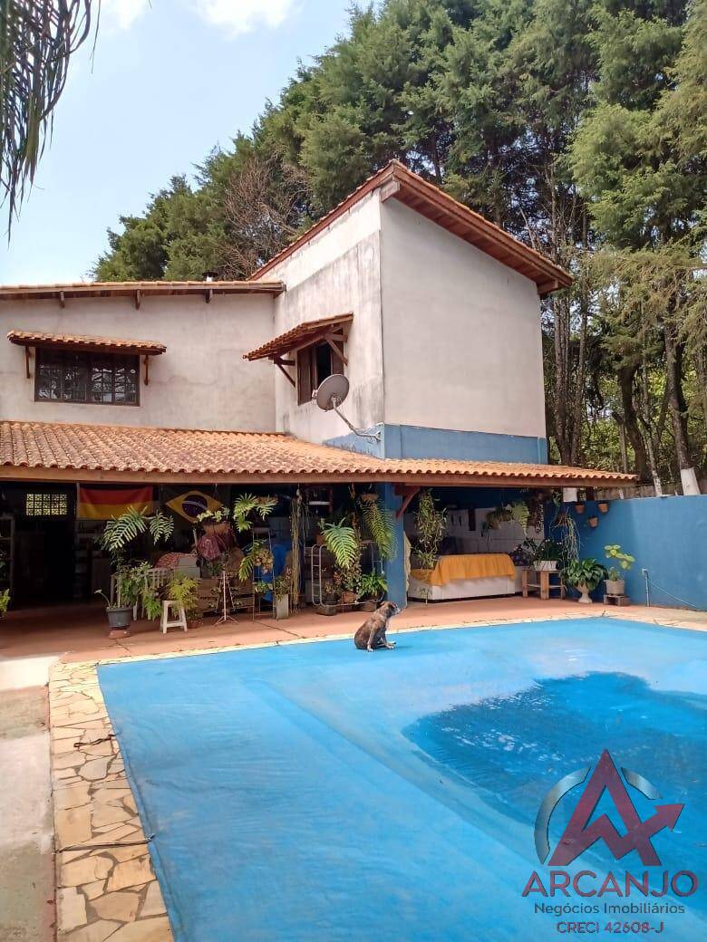 Fazenda à venda com 5 quartos, 235m² - Foto 1