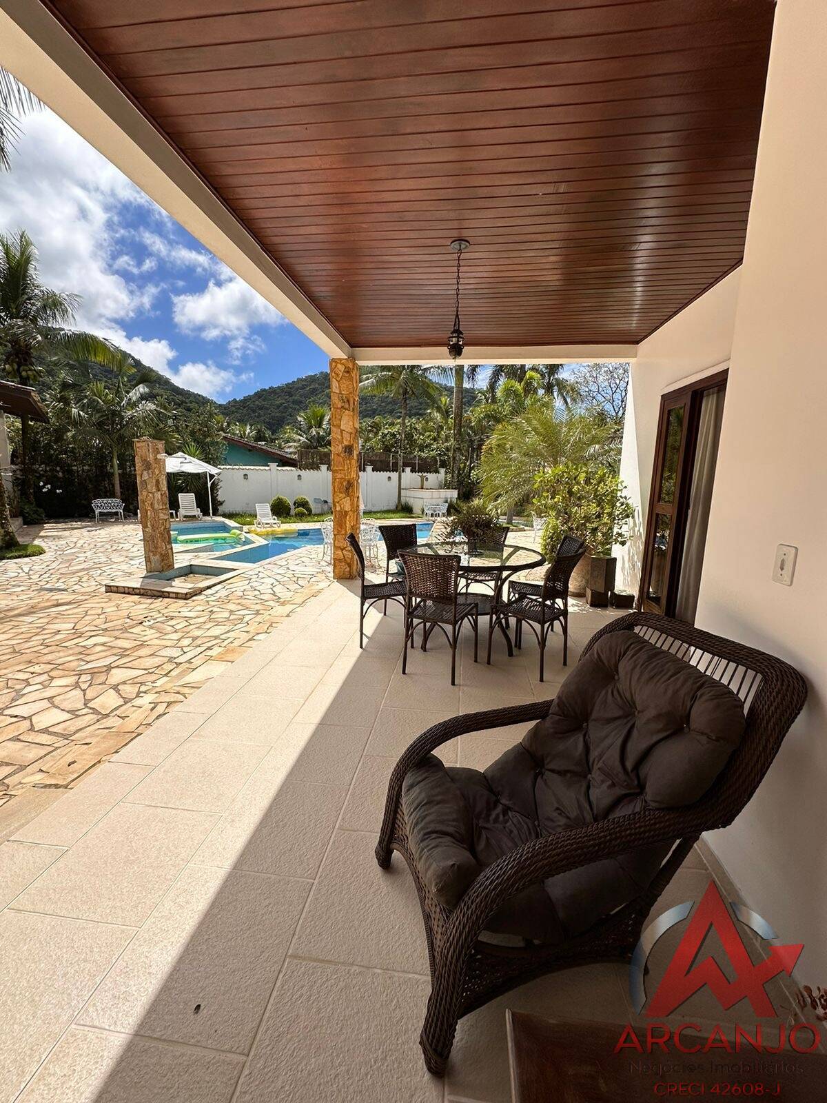 Casa de Condomínio à venda com 6 quartos, 686m² - Foto 6