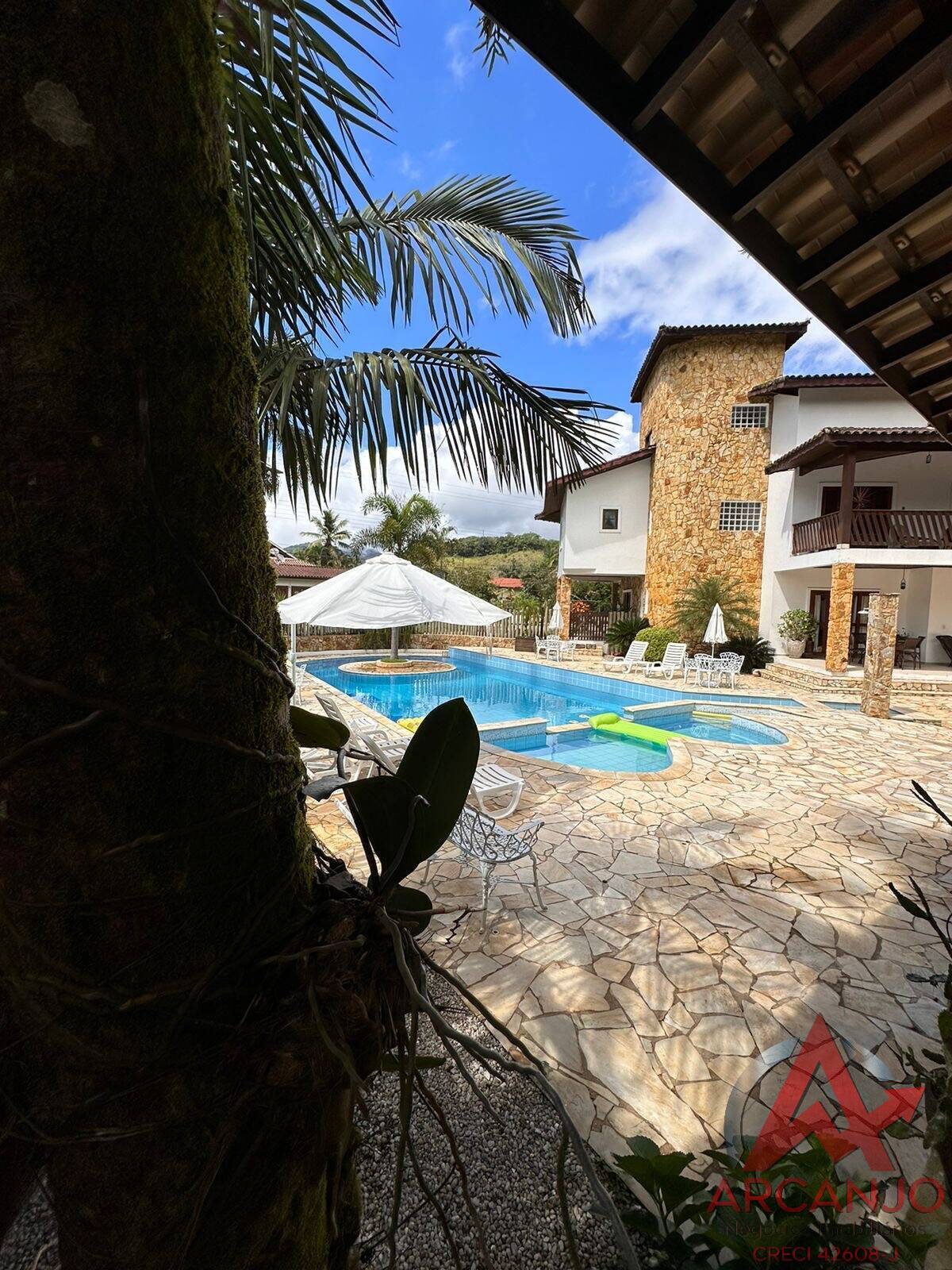 Casa de Condomínio à venda com 6 quartos, 686m² - Foto 39