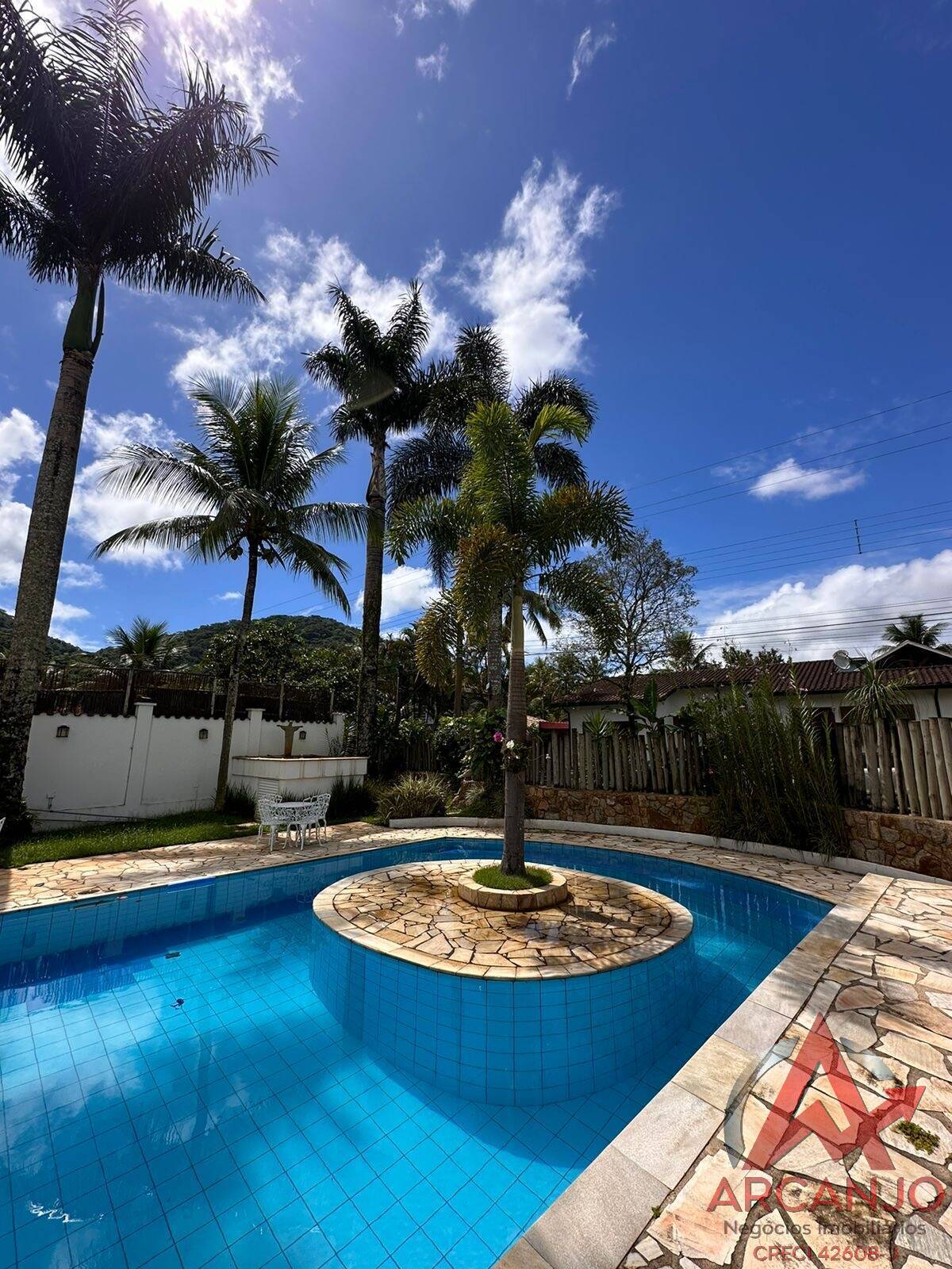 Casa de Condomínio à venda com 6 quartos, 686m² - Foto 42
