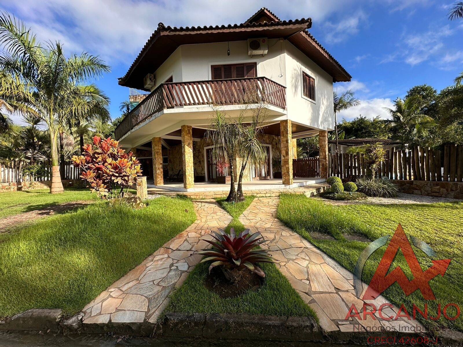 Casa de Condomínio à venda com 6 quartos, 686m² - Foto 1