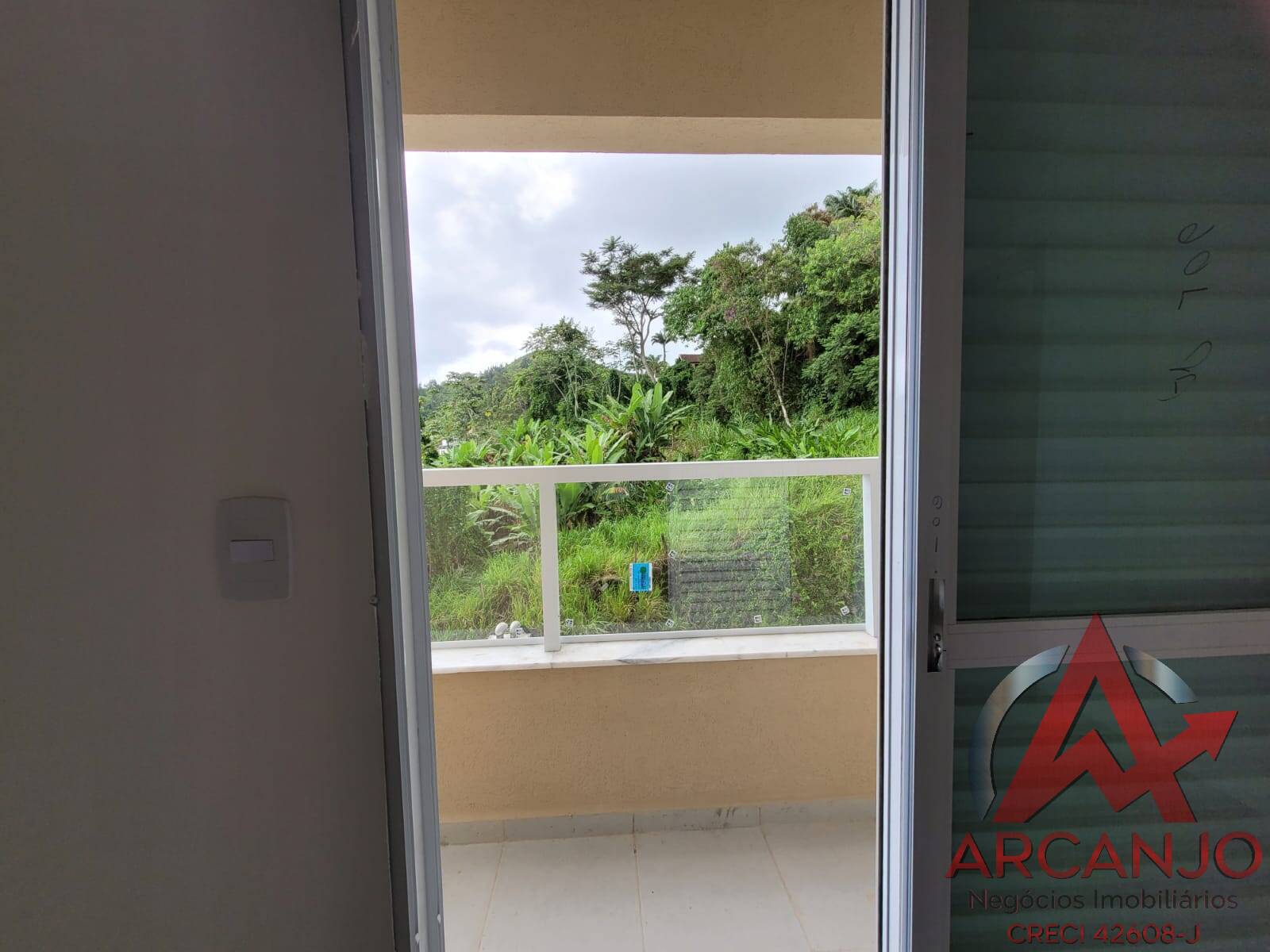 Apartamento à venda com 2 quartos, 75m² - Foto 9