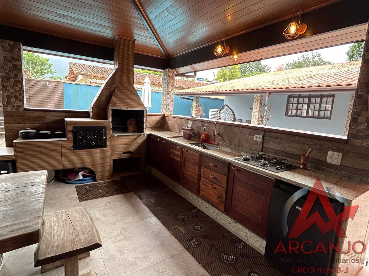 Casa à venda com 3 quartos, 330m² - Foto 7