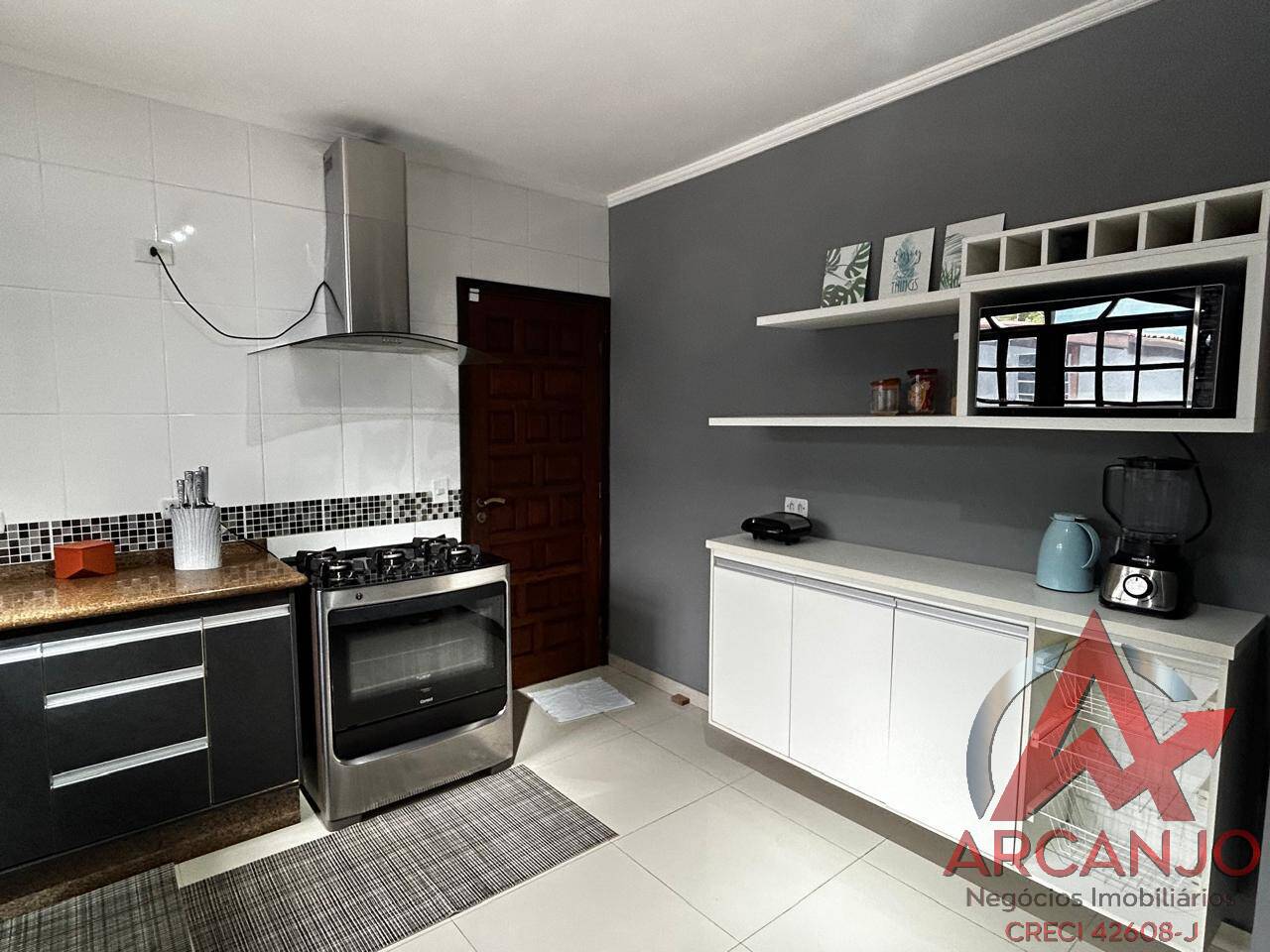 Casa à venda com 3 quartos, 330m² - Foto 30