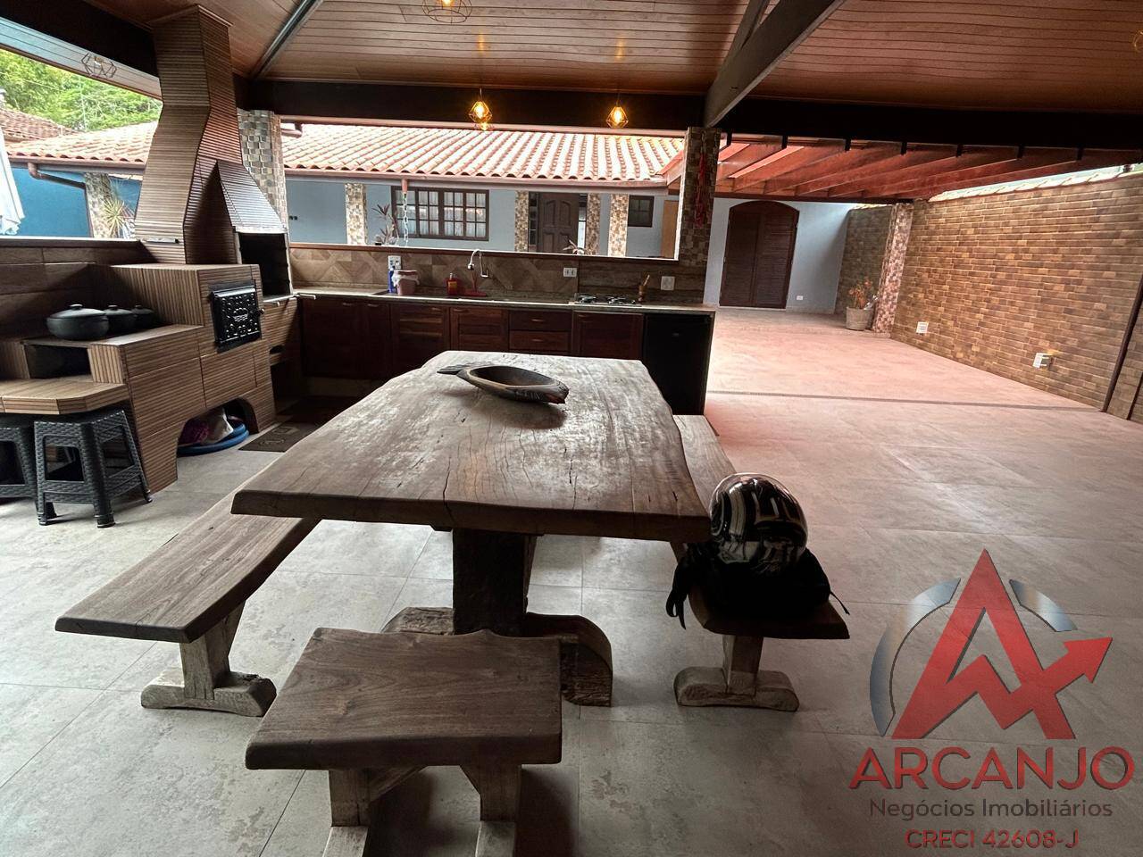 Casa à venda com 3 quartos, 330m² - Foto 8
