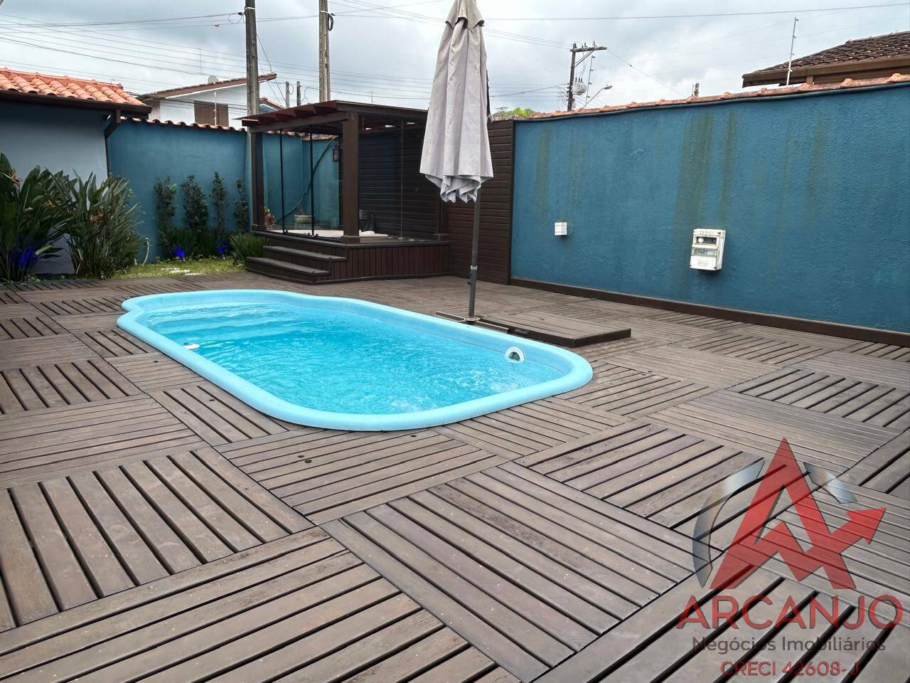 Casa à venda com 3 quartos, 330m² - Foto 4