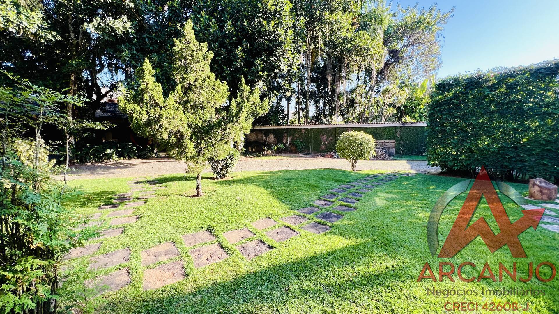 Casa à venda com 4 quartos, 800m² - Foto 31