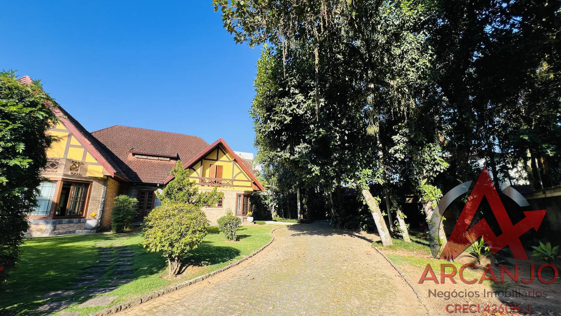 Casa à venda com 4 quartos, 800m² - Foto 3