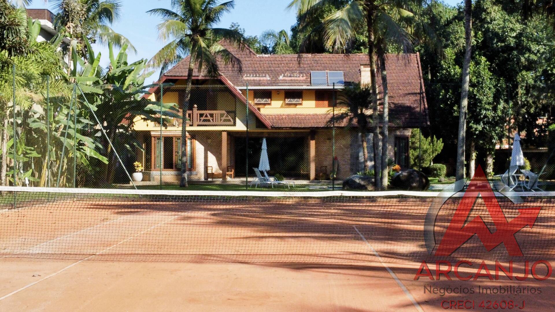 Casa à venda com 4 quartos, 800m² - Foto 2