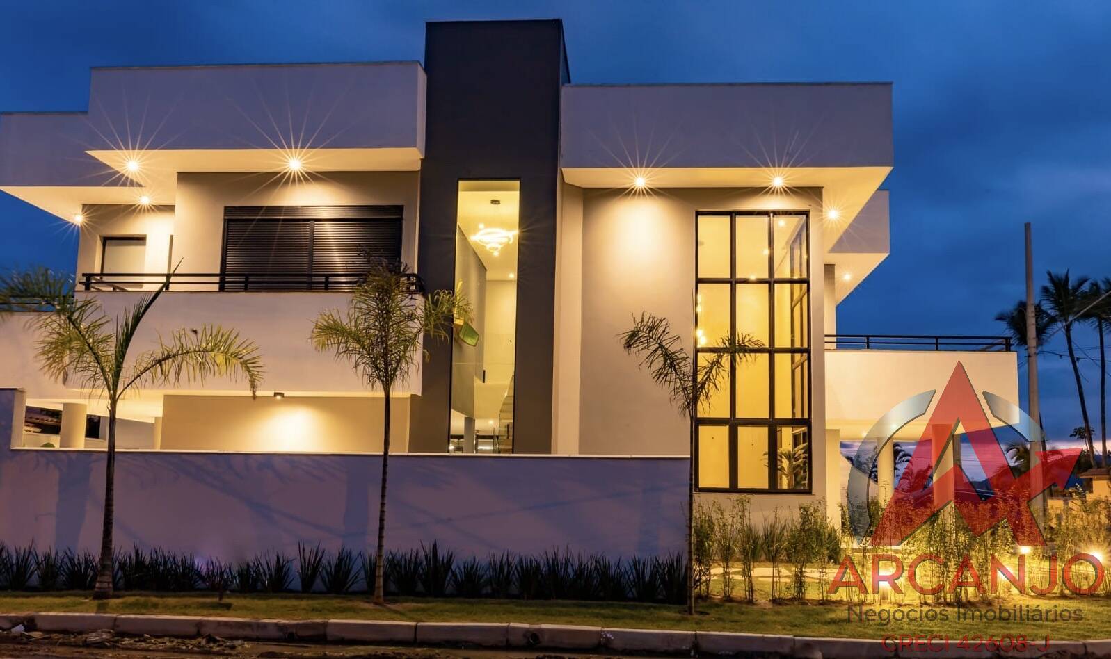 Casa à venda com 5 quartos, 375m² - Foto 1