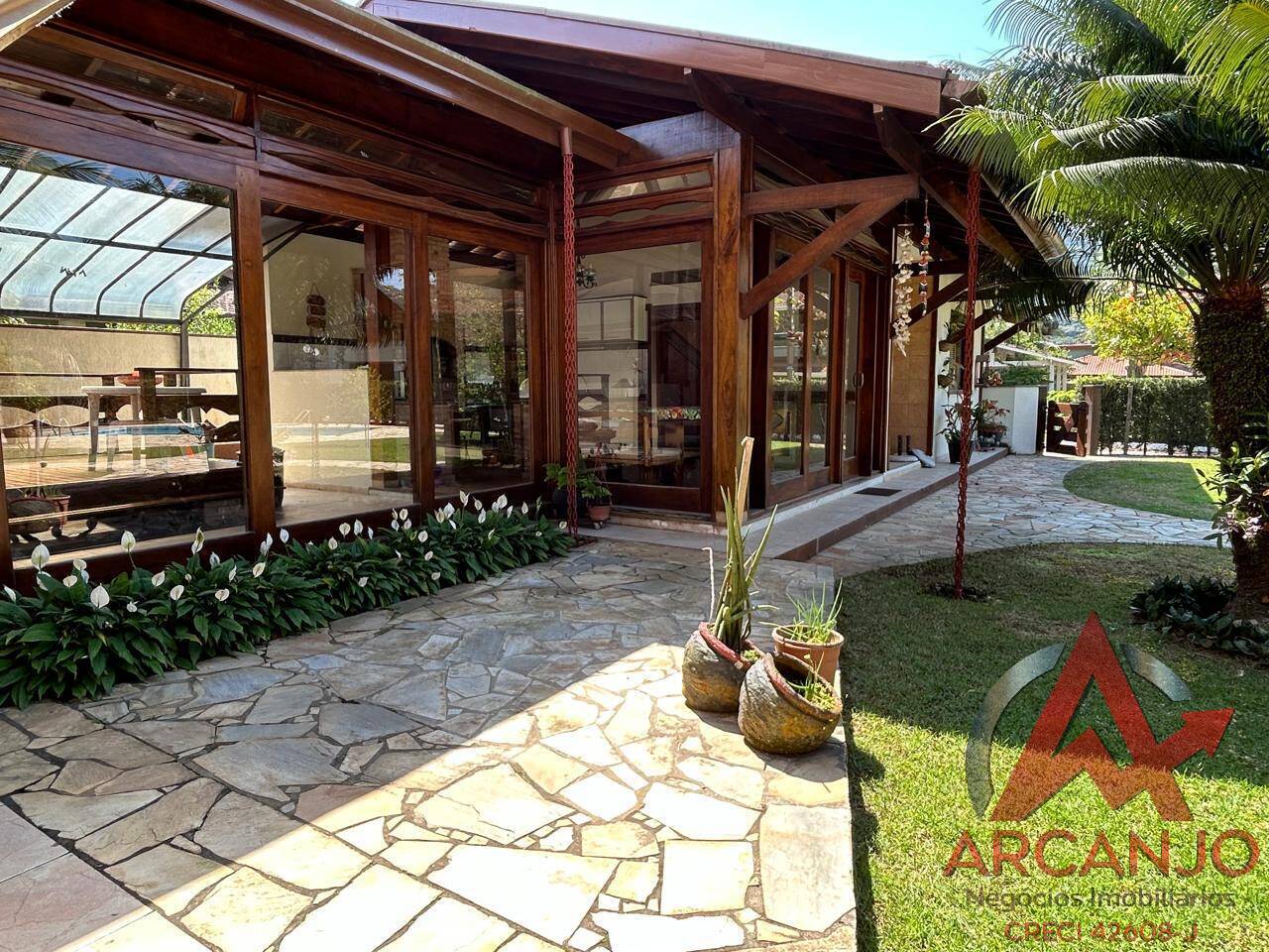 Casa à venda com 3 quartos, 249m² - Foto 6