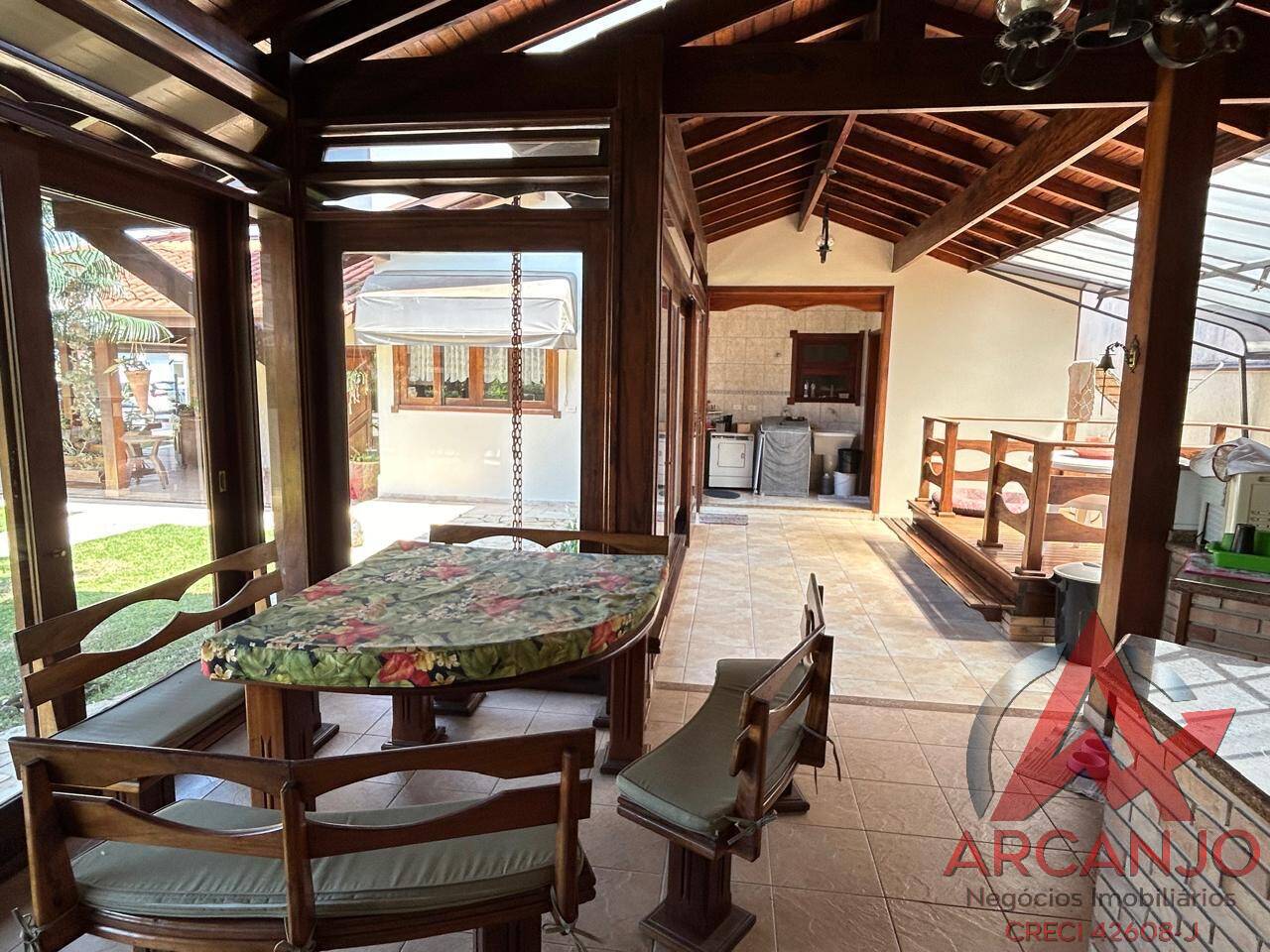 Casa à venda com 3 quartos, 249m² - Foto 11