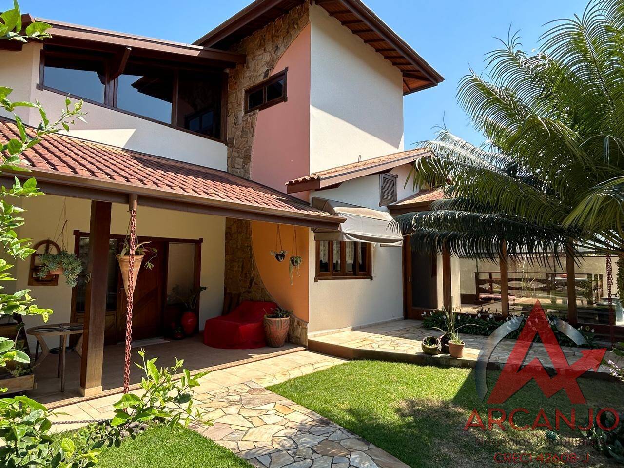Casa à venda com 3 quartos, 249m² - Foto 2