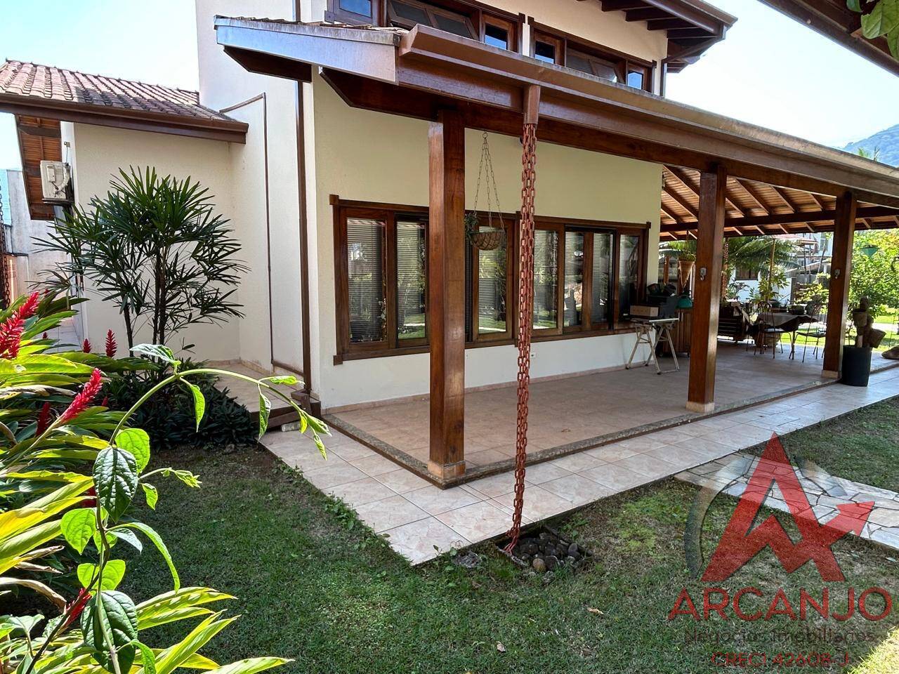 Casa à venda com 3 quartos, 249m² - Foto 4