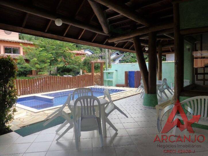 Casa à venda com 6 quartos, 326m² - Foto 4