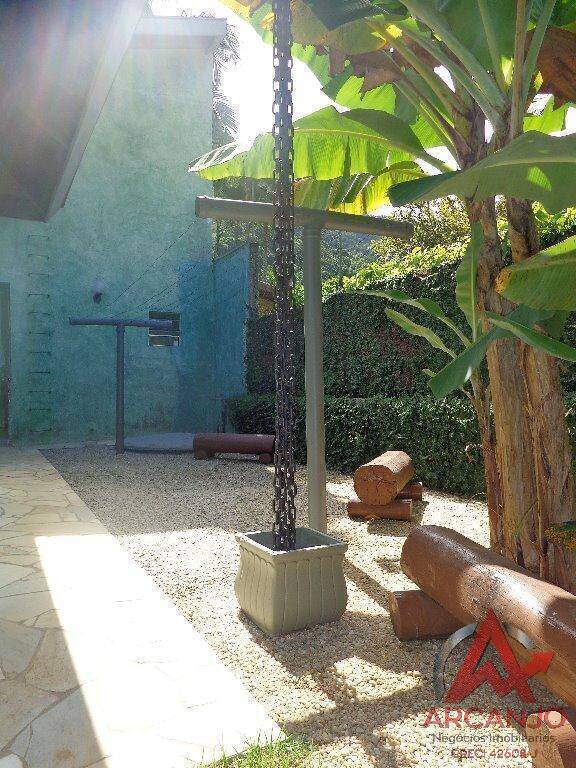 Casa à venda com 6 quartos, 326m² - Foto 10