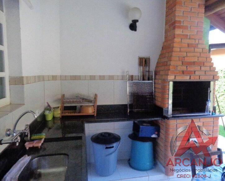 Casa à venda com 6 quartos, 326m² - Foto 11