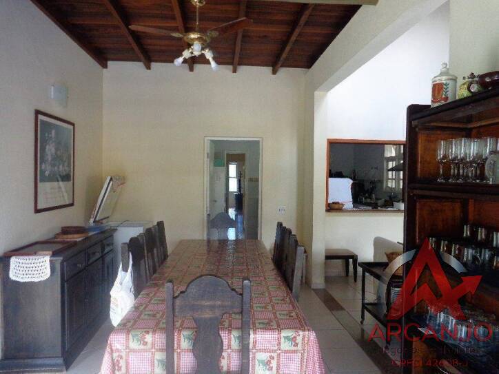 Casa à venda com 6 quartos, 326m² - Foto 15