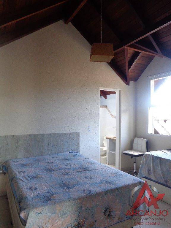 Casa à venda com 6 quartos, 326m² - Foto 20