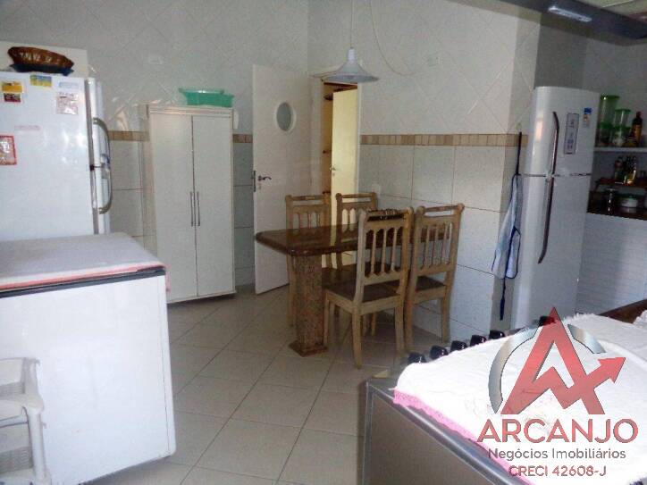 Casa à venda com 6 quartos, 326m² - Foto 27