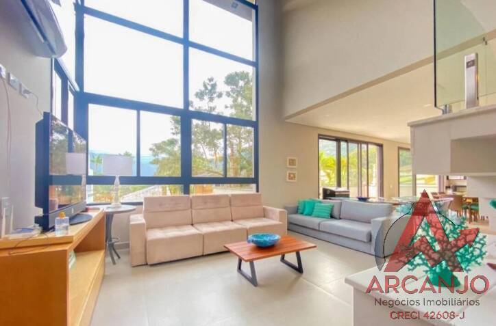 Casa à venda com 4 quartos, 230m² - Foto 2