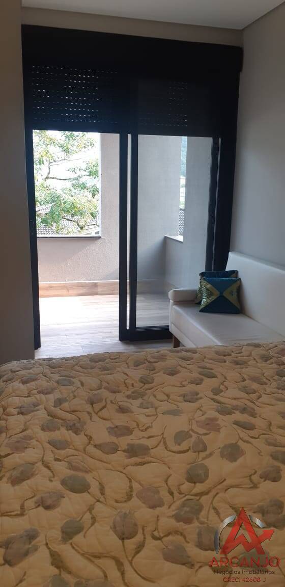 Casa à venda com 4 quartos, 230m² - Foto 18